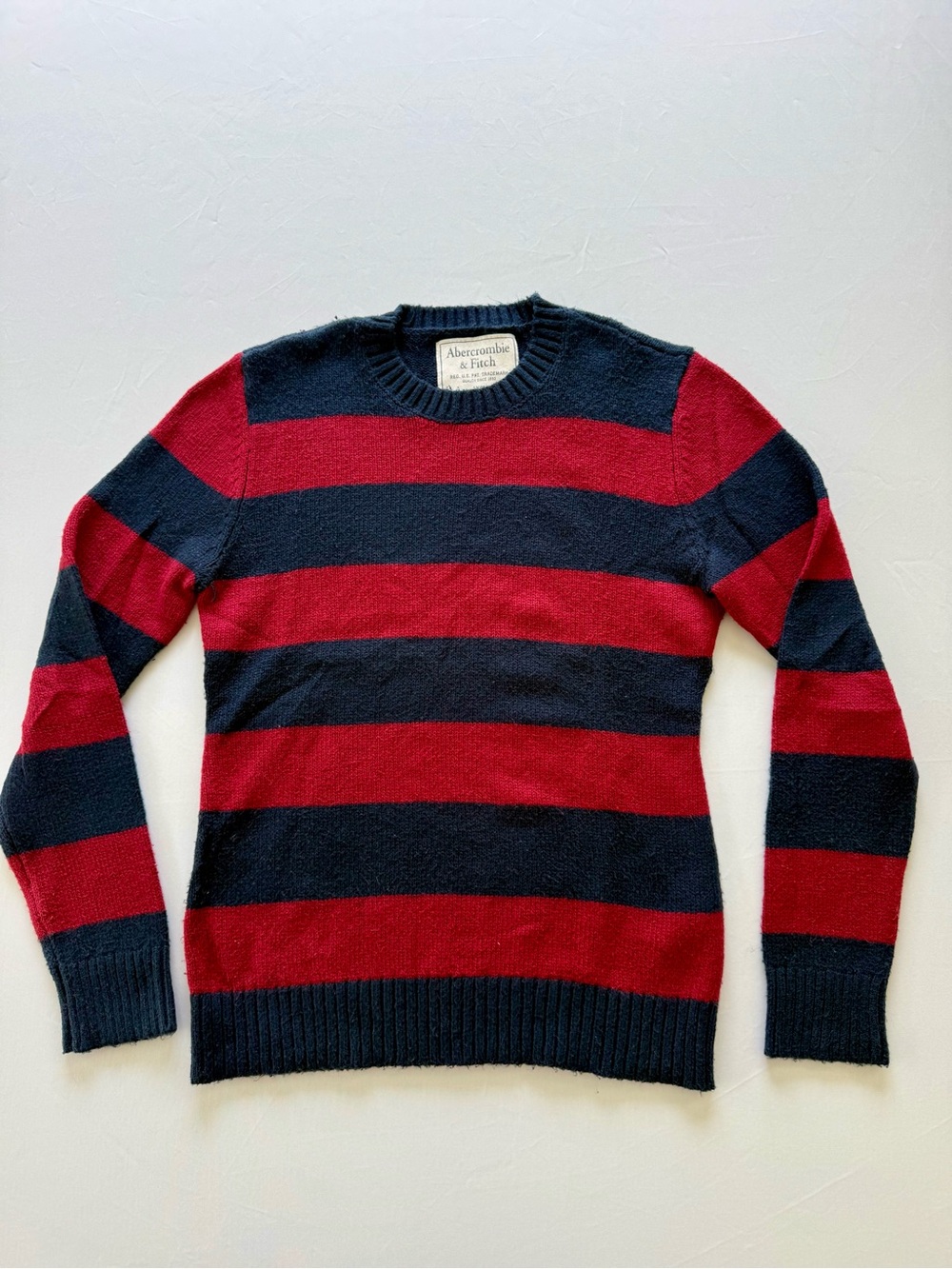 Abercrombie & Fitch Men's Red and Navy Striped Crewneck Sweater